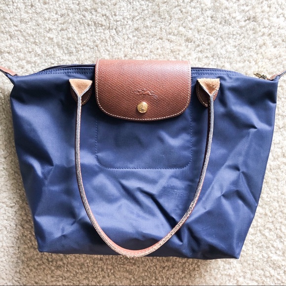 Longchamp Handbags - LONGCHAMP Le Pliage Medium Nylon Tote- Navy/Gold